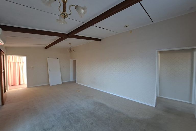 Photo of property in 43 Wynyard Street, Normanby, Hawera, 4614