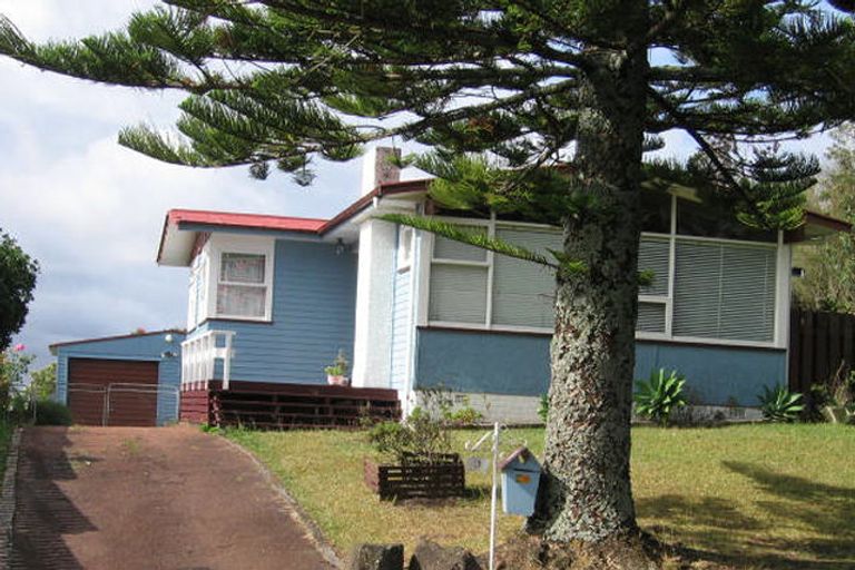 Photo of property in 9 Ashbourne Place, Glendene, Auckland, 0602