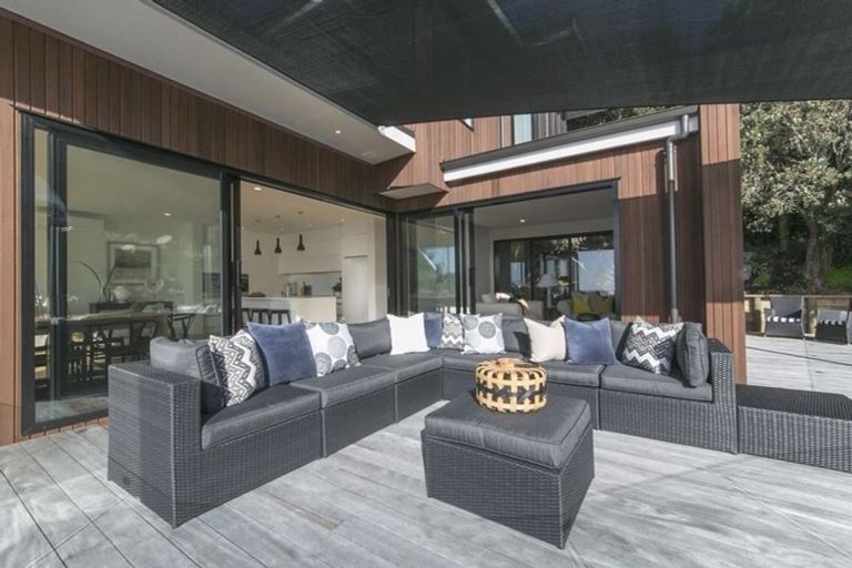 Photo of property in 11b Duncansby Road, Stanmore Bay, Whangaparaoa, 0932