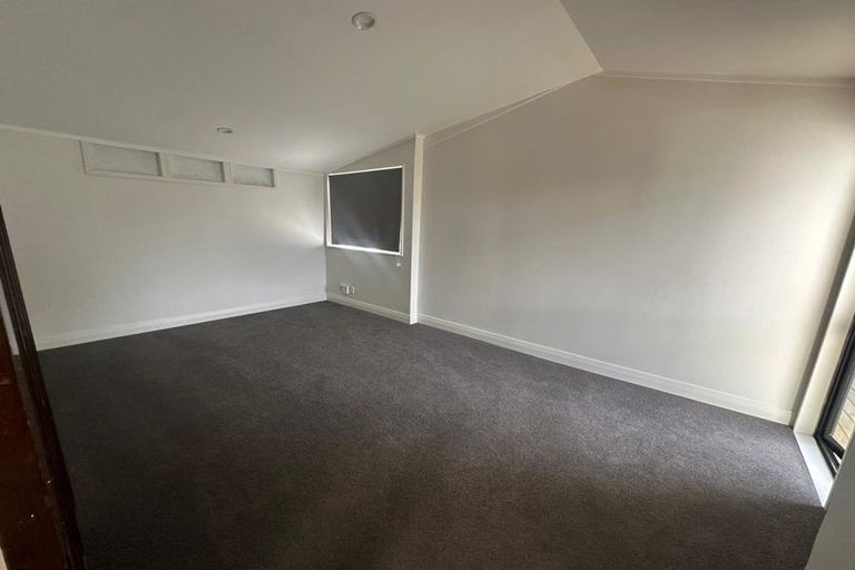 Photo of property in 29 Onewa Road, Northcote, Auckland, 0627