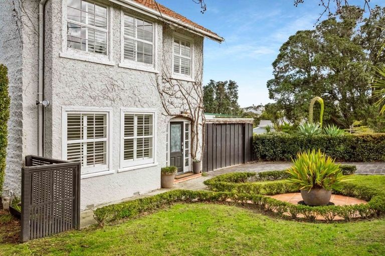 Photo of property in 50 Palmerston Road, Birkenhead, Auckland, 0626