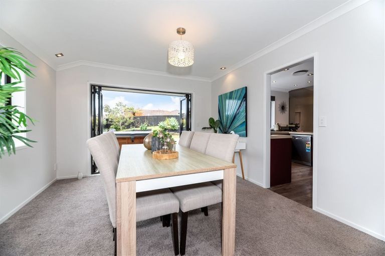 Photo of property in 61 Sapperton Drive, Henderson, Auckland, 0612