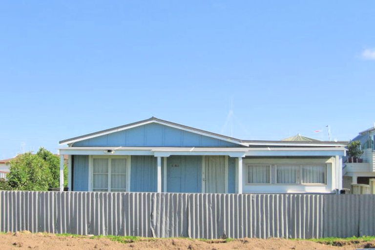 Photo of property in 108 Karewa Parade, Papamoa Beach, Papamoa, 3118