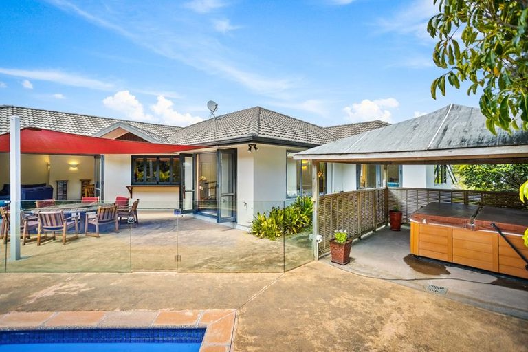 Photo of property in 34 Oakford Park Crescent, Greenhithe, Auckland, 0632