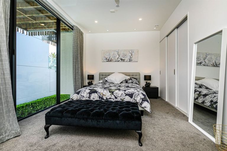 Photo of property in Sugar Lane Apartments, 5/31 Rawene Road, Birkenhead, Auckland, 0626