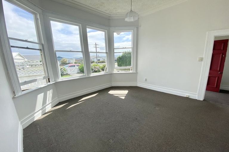 Photo of property in 23 Royal Crescent, Saint Kilda, Dunedin, 9012