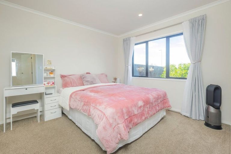 Photo of property in 107 Battalion Drive, Papakura, 2110