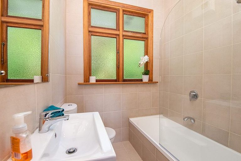 Photo of property in 30 Wharfdale Street, Macandrew Bay, Dunedin, 9014