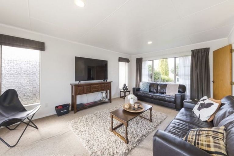 Photo of property in 80 John F Kennedy Drive, Milson, Palmerston North, 4414