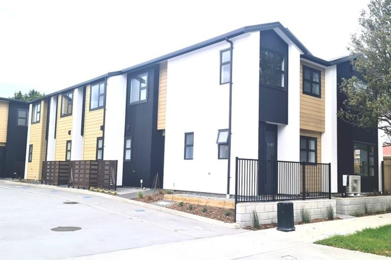 Photo of property in 2/37 Sladden Street, Naenae, Lower Hutt, 5011