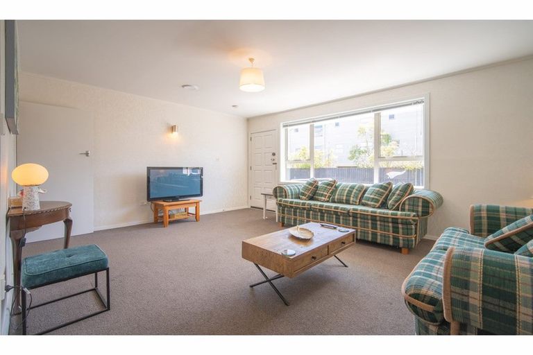 Photo of property in 2/458 Barbadoes Street, Edgeware, Christchurch, 8013