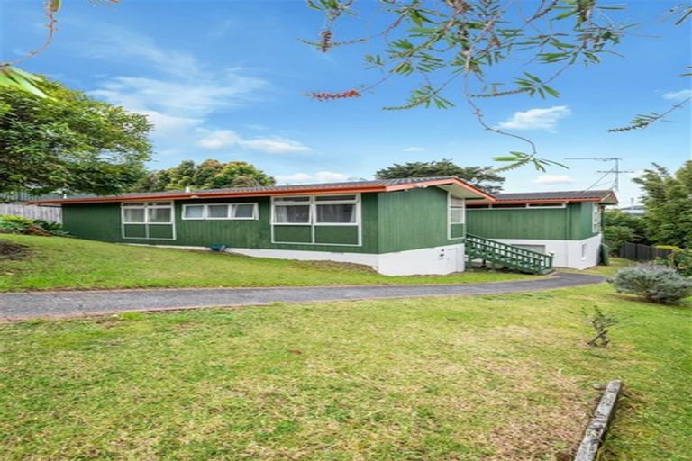 Photo of property in 18a Hillcrest Grove, Hillpark, Auckland, 2102