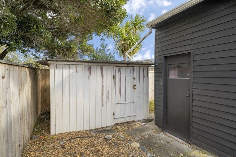Photo of property in 32 Eruini Street, Waikanae Beach, Waikanae, 5036