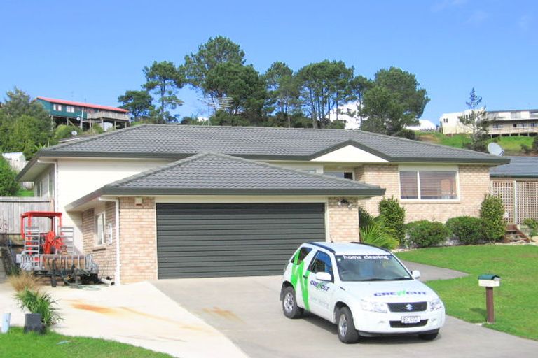 Photo of property in 5 Roberta Crescent, Orewa, 0931