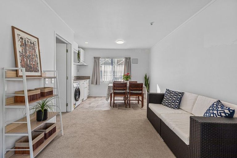 Photo of property in 1/106 Thirteenth Avenue, Tauranga South, Tauranga, 3112