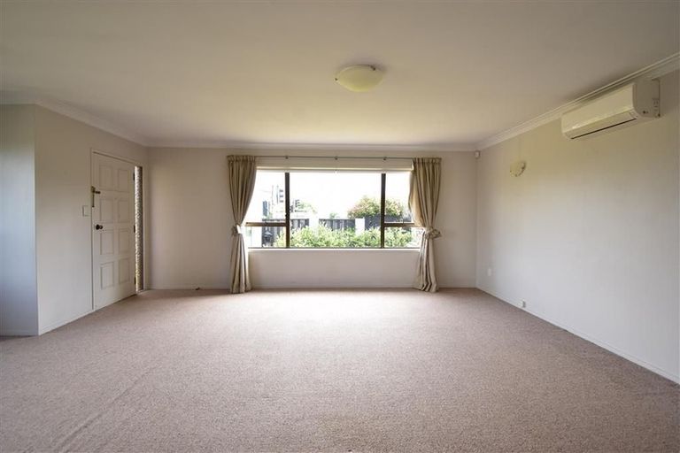 Photo of property in 1/131 Mokoia Road, Birkenhead, Auckland, 0626