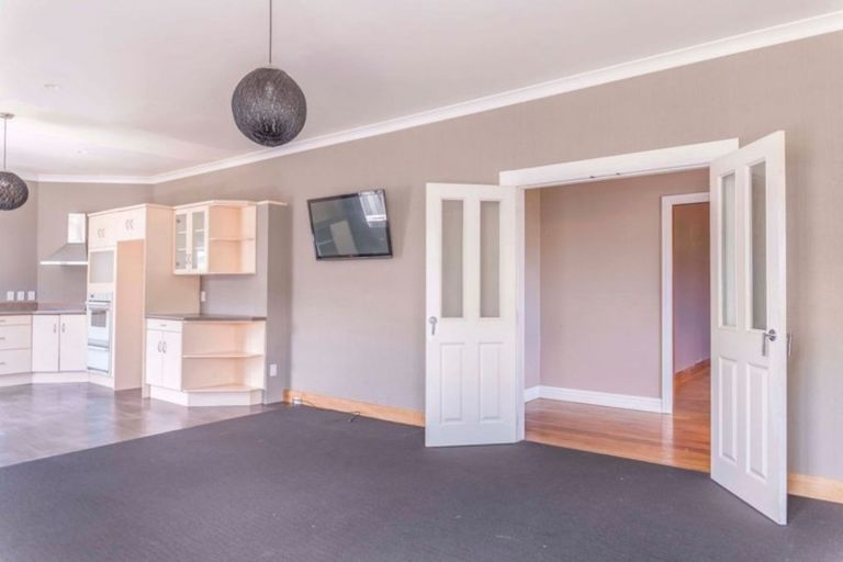 Photo of property in 1 York Street, Dannevirke, 4930
