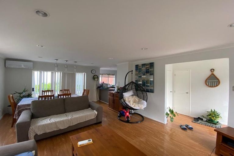 Photo of property in 44 Brashier Circle, Sunnyvale, Auckland, 0612