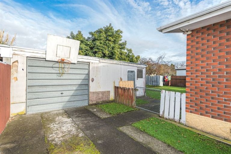 Photo of property in 22 Ruru Street, Waikanae, 5036