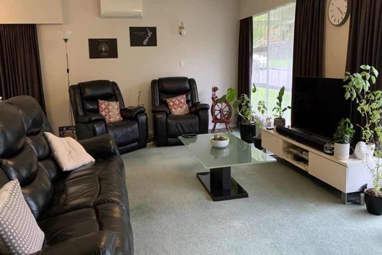 Photo of property in 5 Halswater Drive, Churton Park, Wellington, 6037