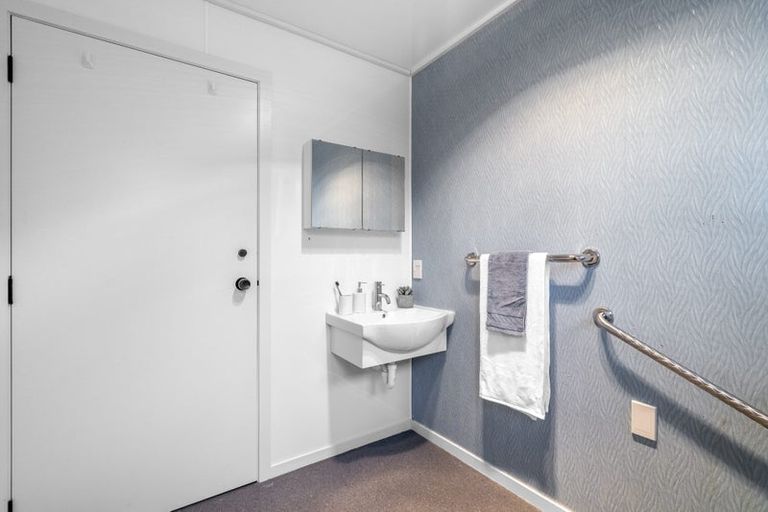 Photo of property in 5 Raeburn Place, Gore, 9710