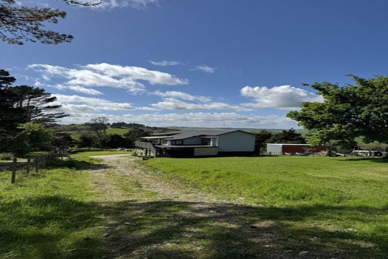 Photo of property in 43 The Pines Road, Paparoa, 0571