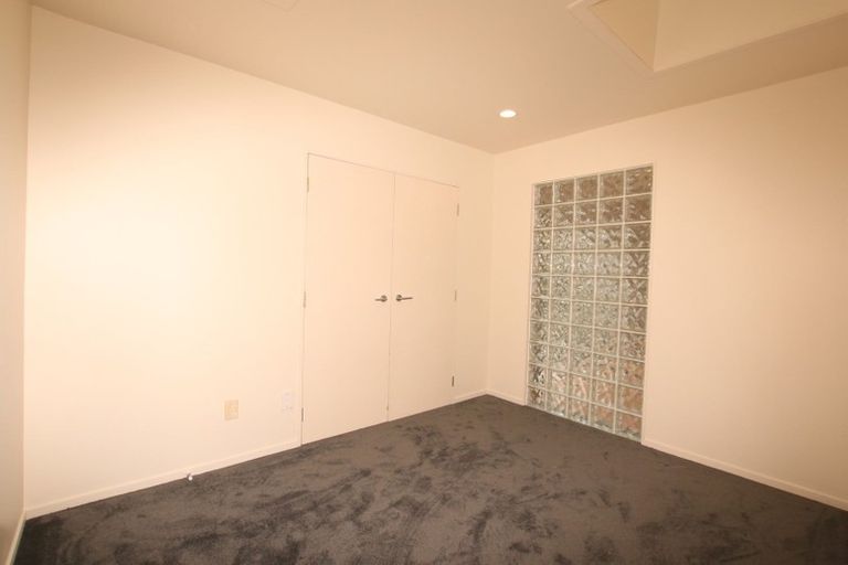 Photo of property in 3 Khaleel Place, Henderson, Auckland, 0612