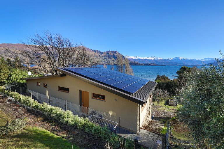 Photo of property in 337 Beacon Point Road, Wanaka, 9305