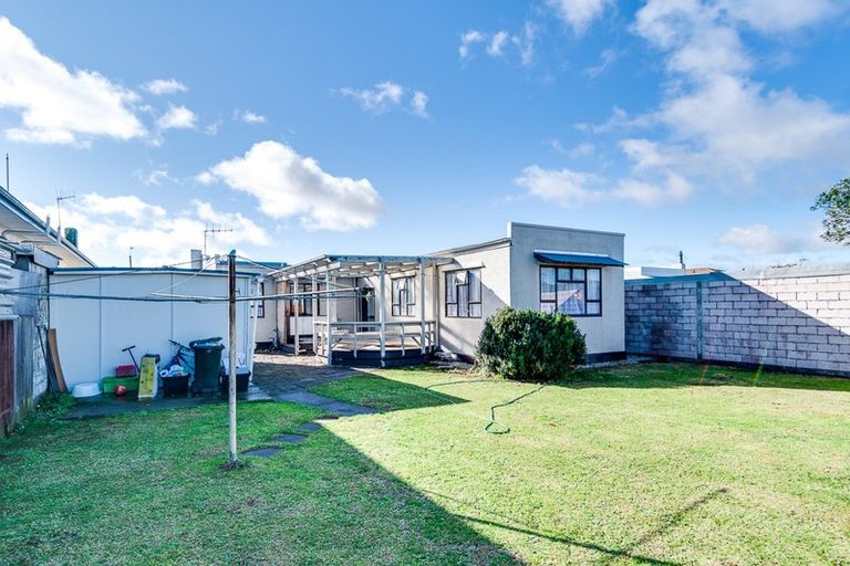 Photo of property in 415 Massey Street, Akina, Hastings, 4122