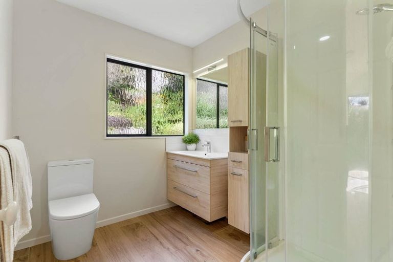 Photo of property in 20a Evelyn Road, Cockle Bay, Auckland, 2014