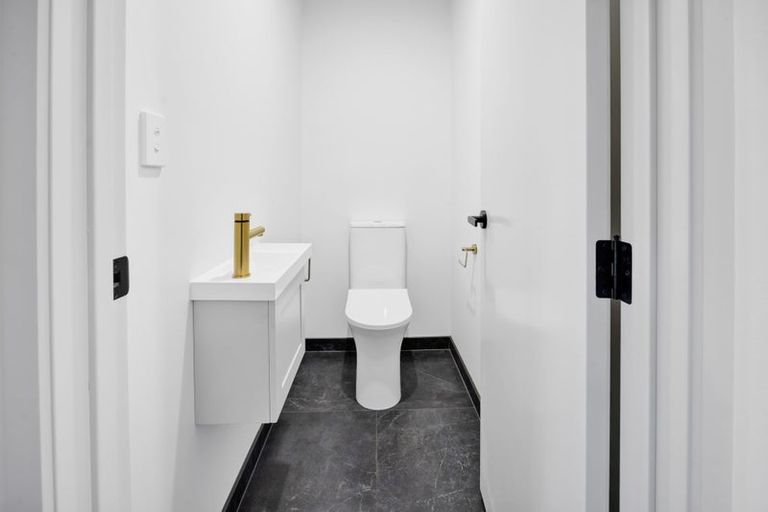 Photo of property in 74 Turuturu Road, Hawera, 4674