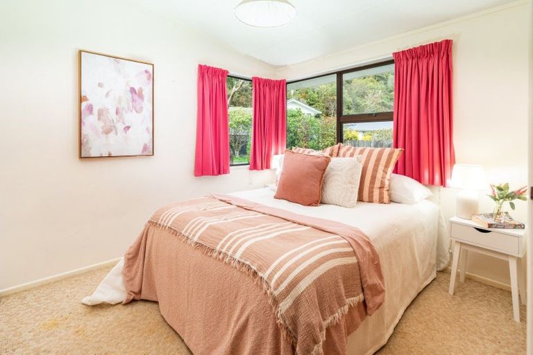 Photo of property in 56 Hazlewood Avenue, Karori, Wellington, 6012