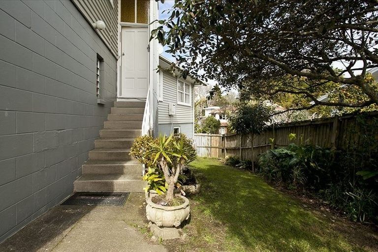 Photo of property in 1/12 Bond Crescent, Forrest Hill, Auckland, 0620