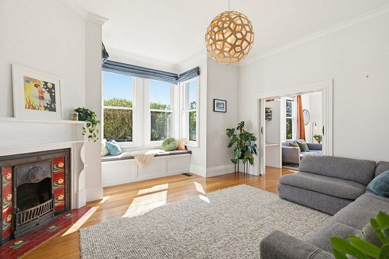 Photo of property in 39 Tanera Crescent, Brooklyn, Wellington, 6021