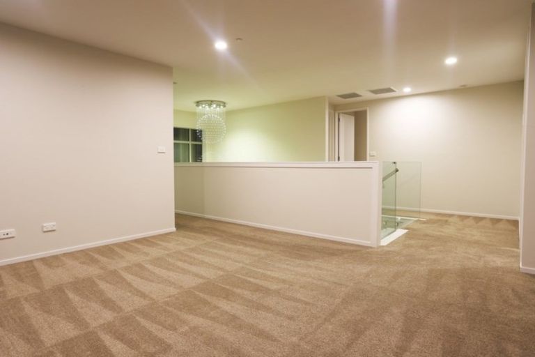 Photo of property in 18 Kingfisher Road, Silverdale, 0932