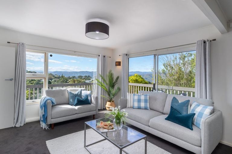 Photo of property in 171 Miromiro Road, Normandale, Lower Hutt, 5010