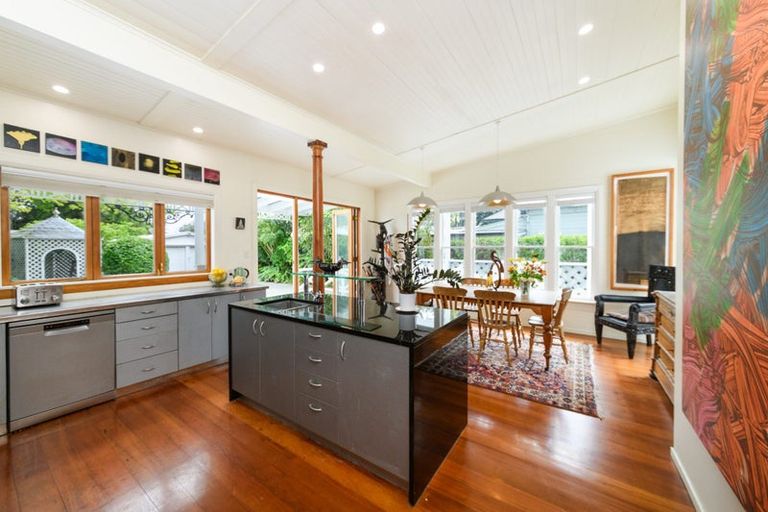 Photo of property in 124 Cook Street, West End, Palmerston North, 4410