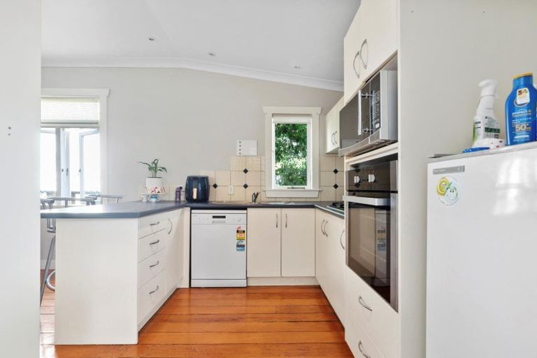 Photo of property in 140 Seddon Street, Pukekohe, 2120