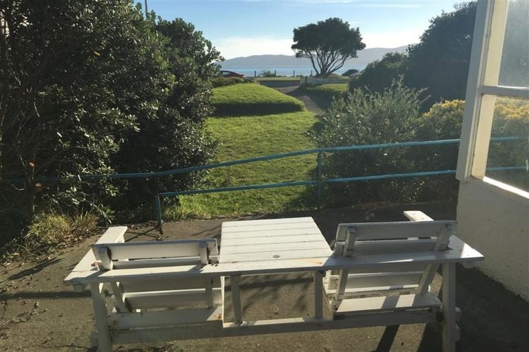 Photo of property in 87 Marine Parade, Paraparaumu Beach, Paraparaumu, 5032