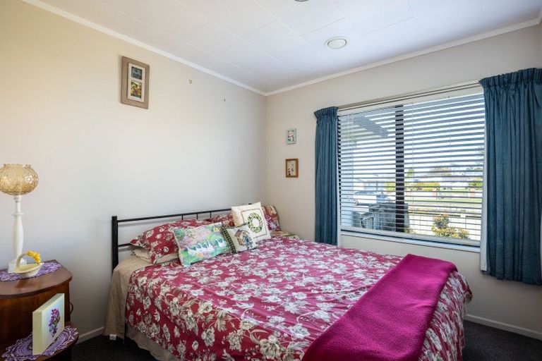 Photo of property in 12 Pratt Street, Waitara, 4320