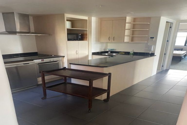 Photo of property in 2/1 Hay Street, Oriental Bay, Wellington, 6011