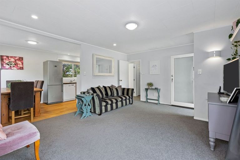 Photo of property in 6 Spinella Drive, Bayview, Auckland, 0629