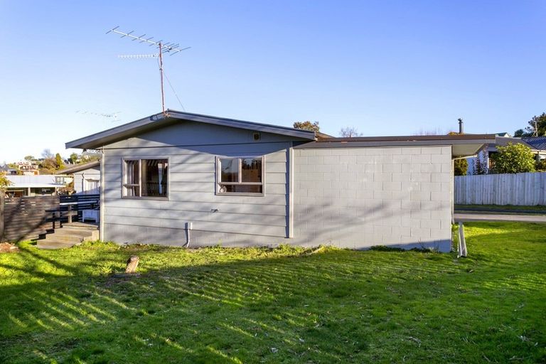 Photo of property in 2/6 Shera Street, Acacia Bay, Taupo, 3330