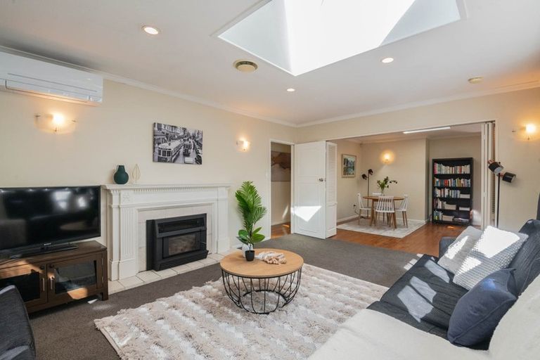 Photo of property in 11 Goddard Grove, Churton Park, Wellington, 6037