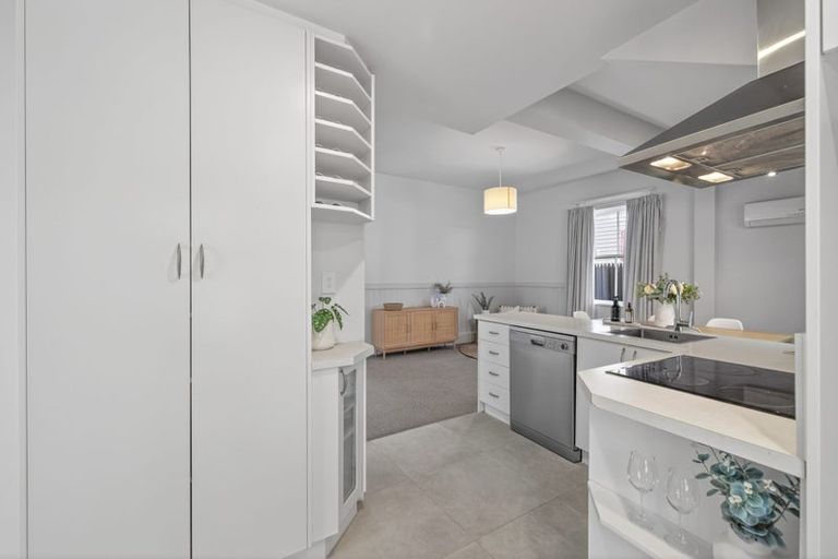 Photo of property in 341 Barbadoes Street, Christchurch Central, Christchurch, 8011