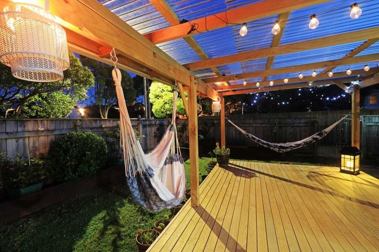 Photo of property in 1/8 Koromiko Street, New Lynn, Auckland, 0600