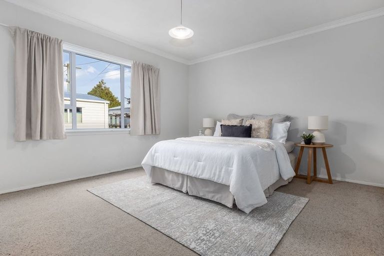 Photo of property in 1 Quinn Road, Levin, 5510