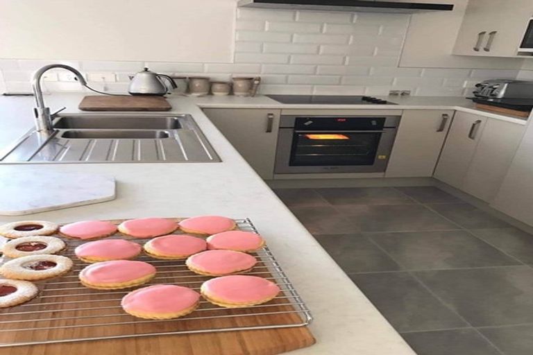 Photo of property in 10 Te Kio Crescent, Papamoa Beach, Papamoa, 3118