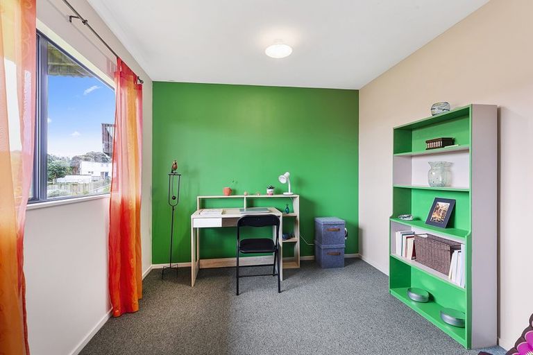 Photo of property in 12 Morere Street, Titahi Bay, Porirua, 5022