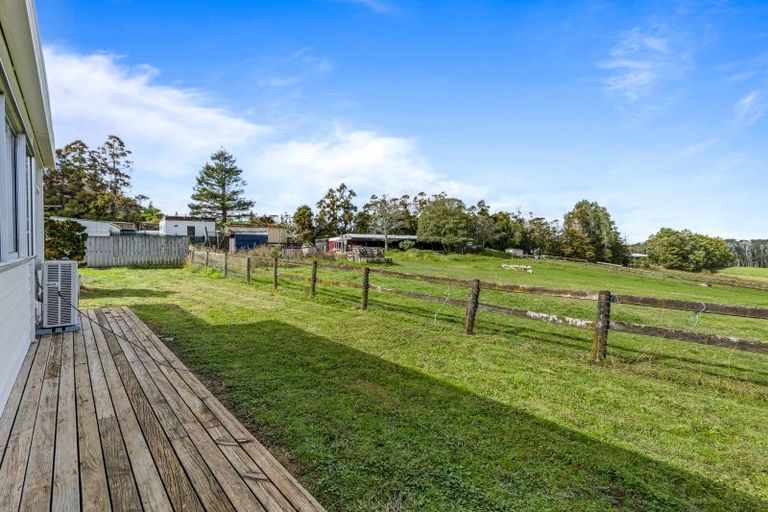 Photo of property in 49 Tawa Road, Kumeu, 0891